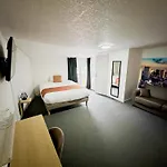 Les Platanes Hotel Villeneuve-sur-Lot