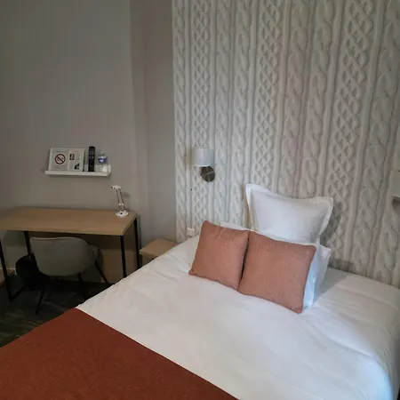 H\u00f4tel Des Platanes Hotel 2*