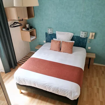 H\u00f4tel Des Platanes Hotel Villeneuve-sur-Lot