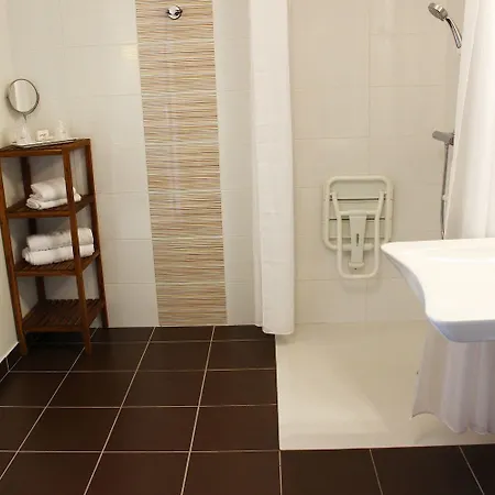 Contact Hotel Les Platanes - Clim Mobile En Option מלון 2*