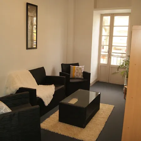 Contact Les Platanes Sur Lot Centre Hotell 2*