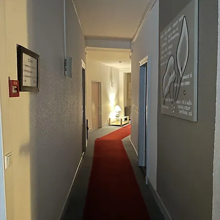 Contact Hotel Les Platanes - Clim Mobile En Option מלון 2*