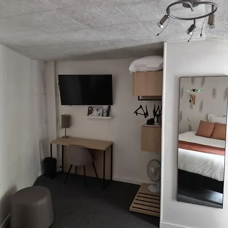 Contact Hotel Les Platanes - Clim Mobile En Option