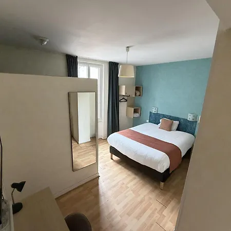 מלון Contact Hotel Les Platanes - Clim Mobile En Option וילנב-סור-לו