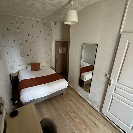 Contact Hotel Les Platanes - Clim Mobile En Option מלון