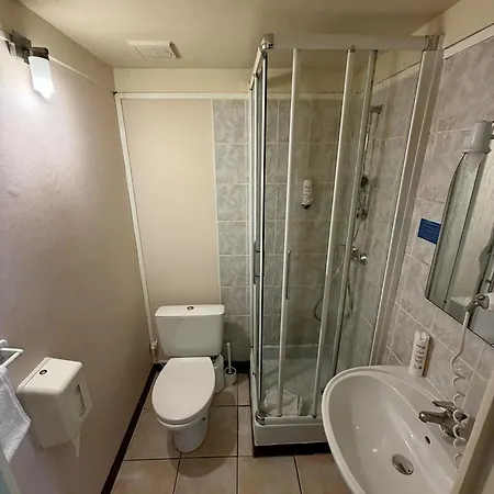 Ξενοδοχείο Contact Les Platanes Sur Lot Centre 2*