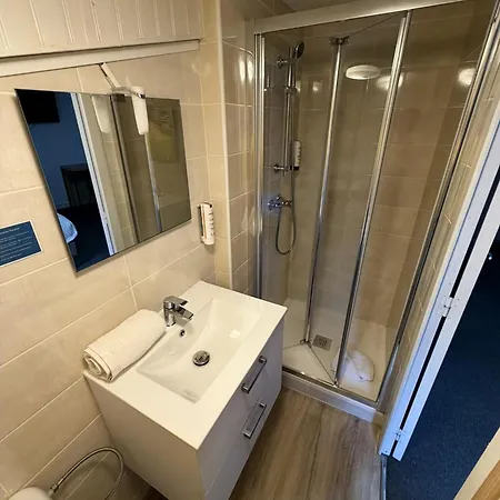 Contact Hotel Les Platanes - Clim Mobile En Option 2* וילנב-סור-לו