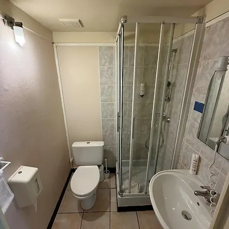 Hotel Contact Hotel Les Platanes Villeneuve Sur Lot Centre