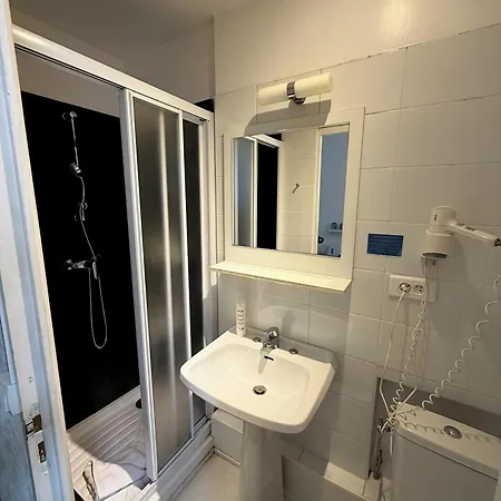 Contact Hotel Les Platanes Villeneuve Sur Lot Centre Hotel