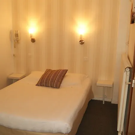H\u00f4tel Des Platanes Hotel 2*