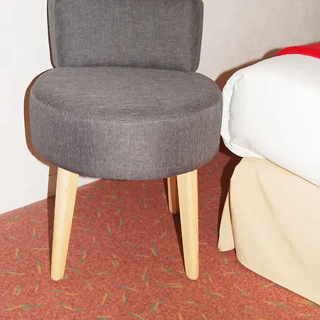 Hotel Contact Les Platanes Sur Lot Centre