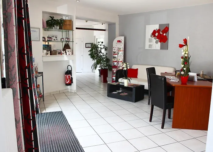 Contact Les Platanes Sur Lot Centre 2* فينوف سور لو