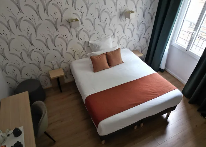 Les Platanes Hotel 2*